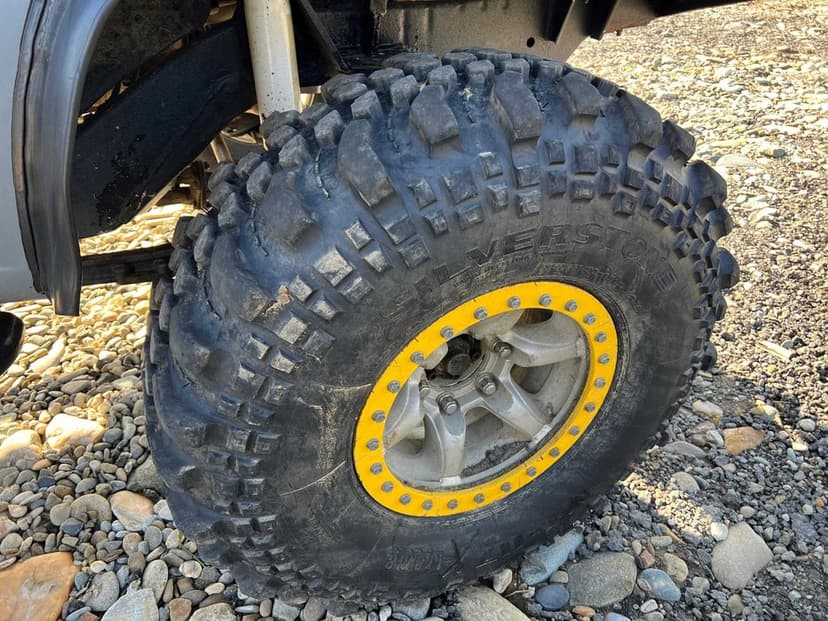 Suzuki Grand Vitara 2.7 benzina/ modificata off-road , punti de Patrol