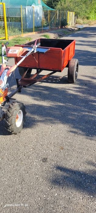 De vînzare,remorcuta