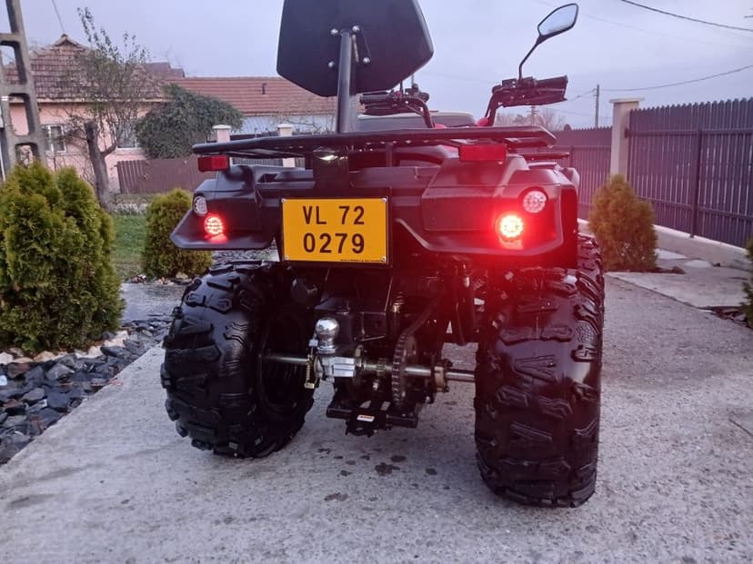 Vand sau schimb cu autoturizm Linhai M210 .