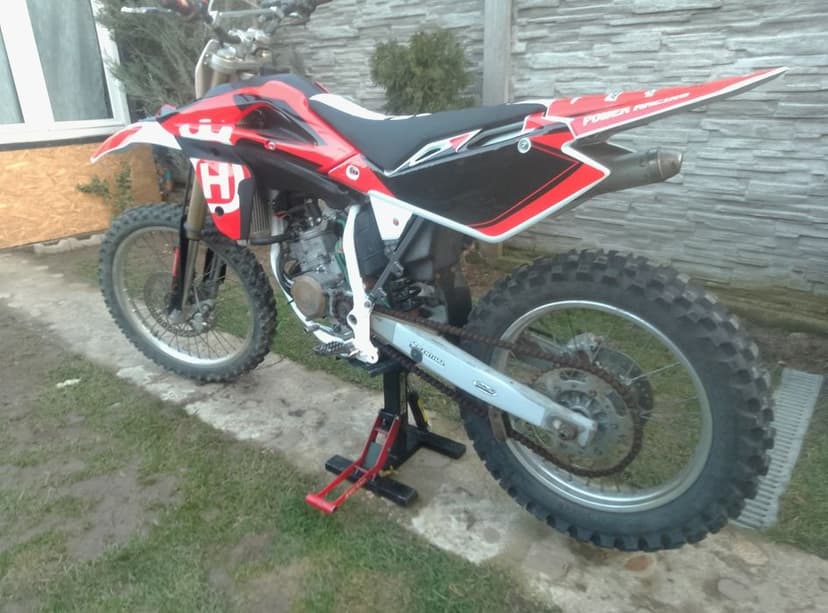 Motocross Husqvarna 125 2t din 2010 impecabila