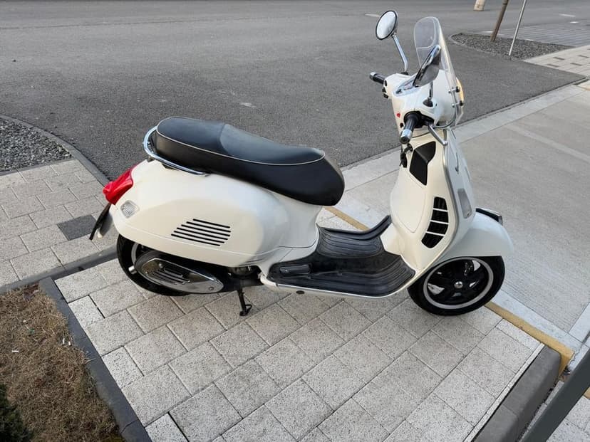 Piaggio Vespa GTS 300 | Stare Impecabilă |