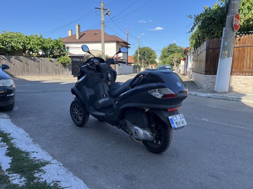 Vand/schimb Piaggio Mp3 250i