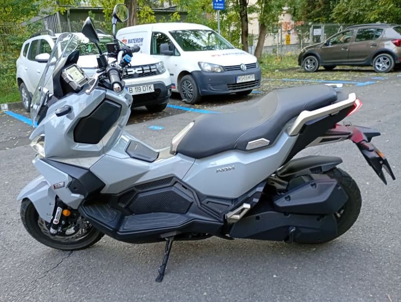 Scuter adventure Sym Adx 125
