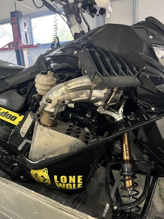 Vand snowmobil summitX 850 turbo