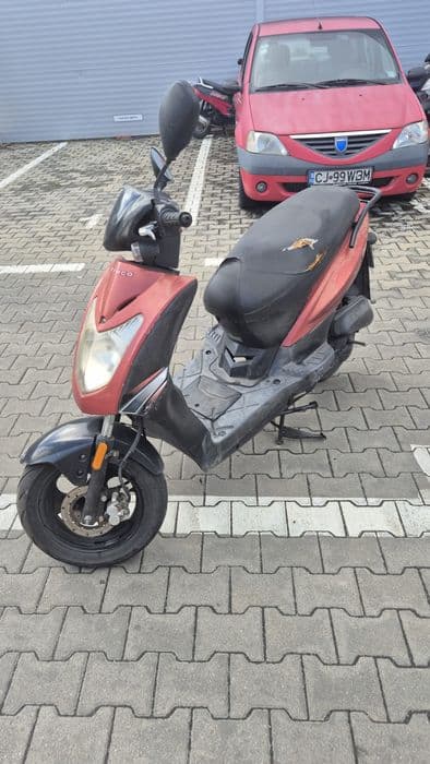 Vand 9 scutere 49 cc , inmatriculate acte la zi