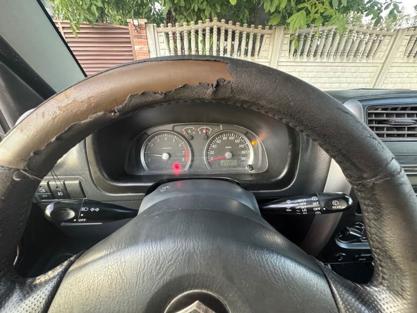 Suzuki Jimny, motor 1.3,an fabricație 2011, 272000 km, TVA deductibil.