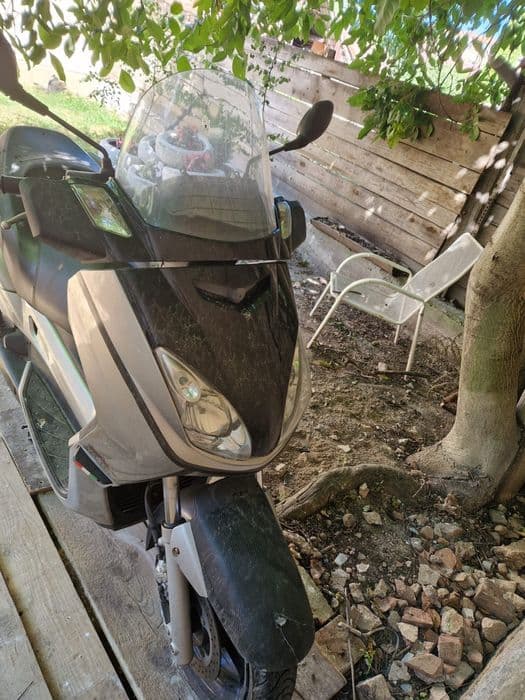 Yamaha Xmax 250 scuter