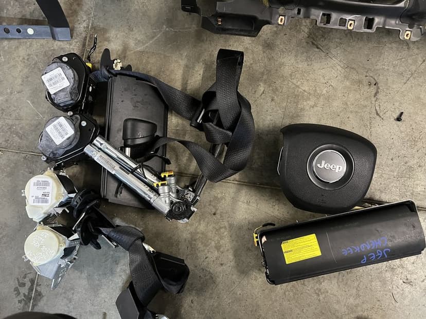 Kit Plansa bord cu airbag si centuri Jeep Cherokee 2.2 Motorina 2015