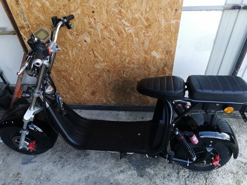 Scuter electric cu acte