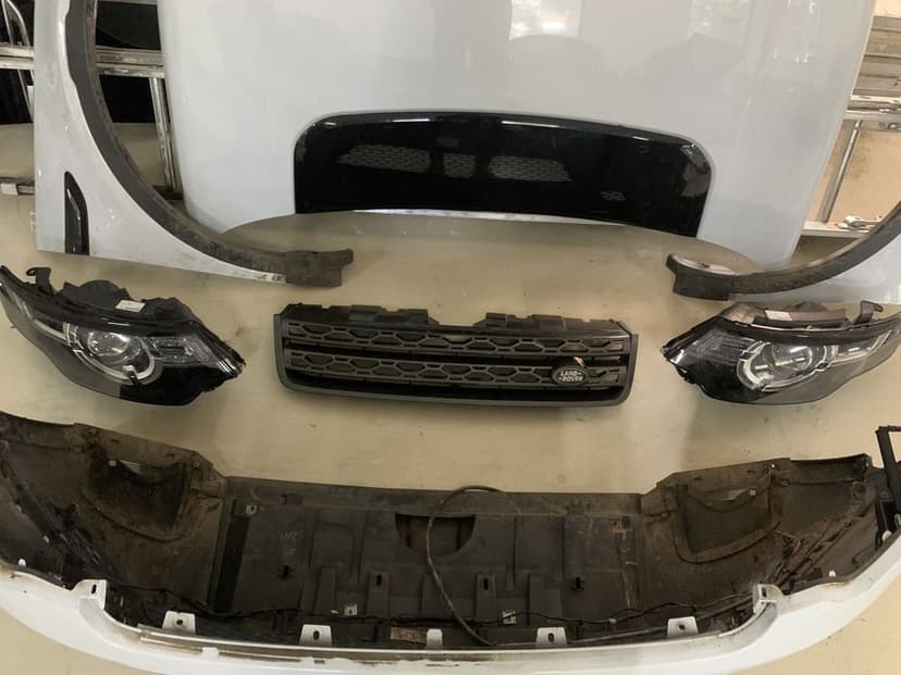 Bara fata completa Land Rover Discovery Sport 2017 capota aripa far