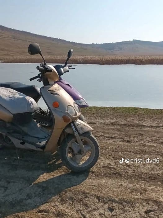 Vând scuter Aprilia sr50 de 80