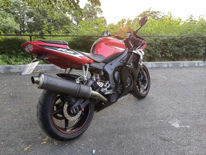 Vând sau schimb Yamaha yzf r6