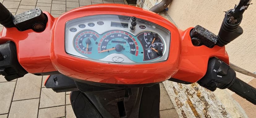 Scuter Kimco  Kart cu pedale