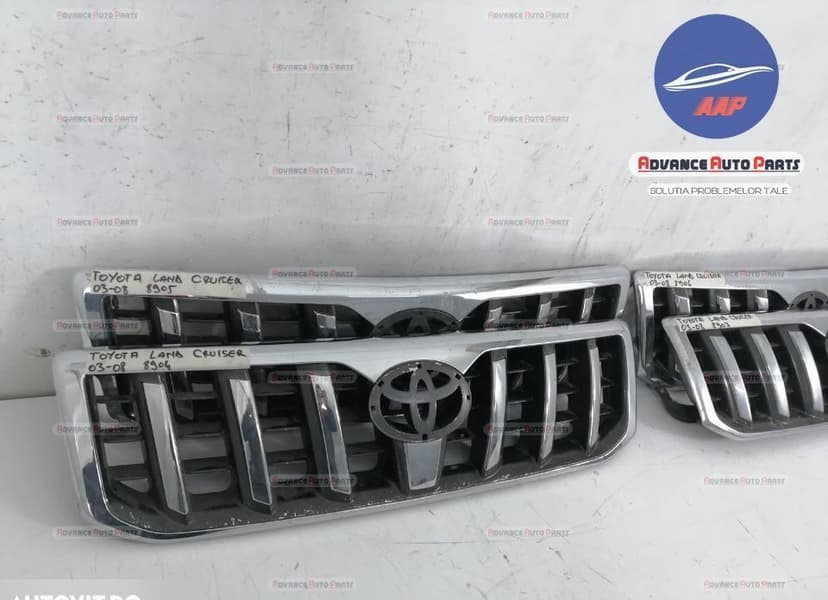 Grila centrala originala Toyota Land Cruiser J100 [facelift] 2003 2004