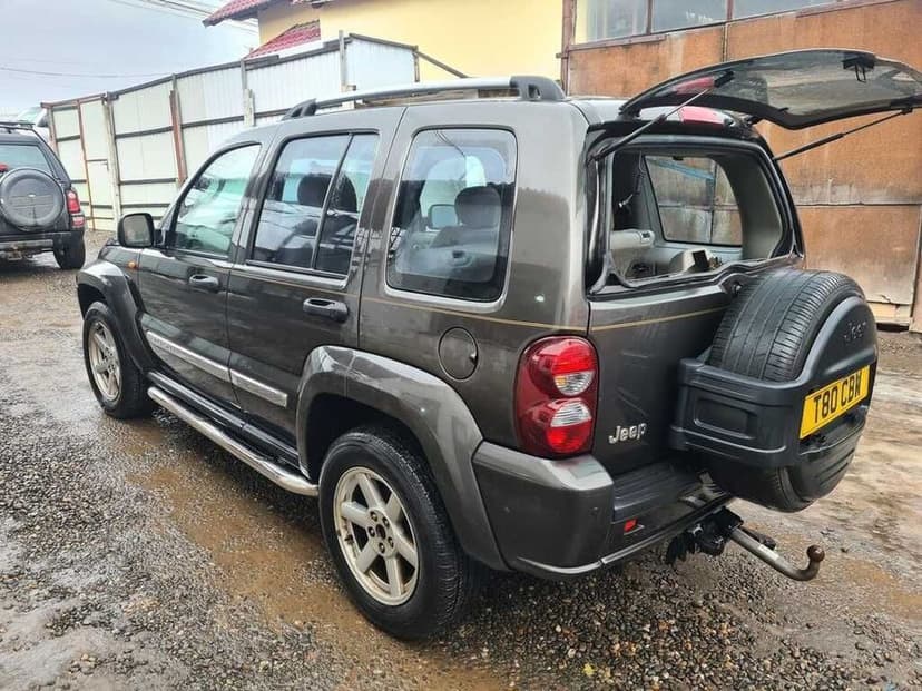 Dezmembrari dezmembrez  Jeep Cherokee III 2.8, 2.5 D