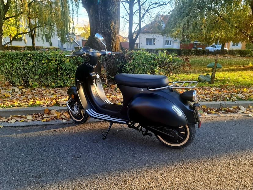 Vand/Schimb/Rate Scuter electric Retro