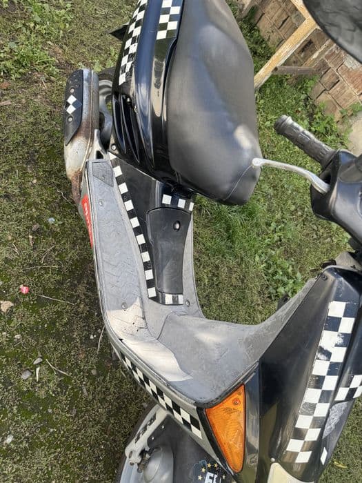 Vand sau schimb scuter aprilia