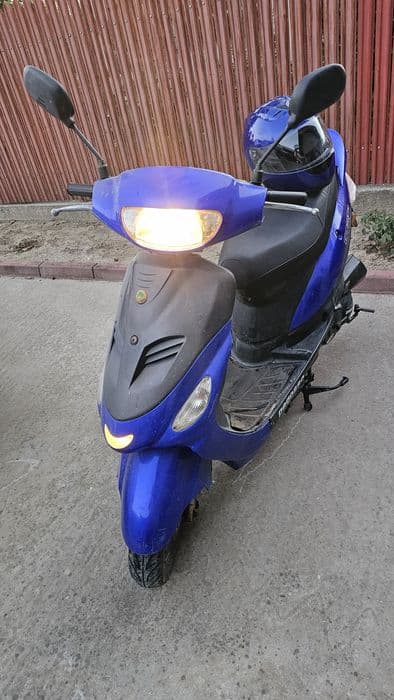 Scuter Pegasso Motor de 49cm2, 3.000 de km