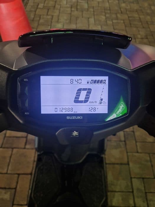 Vand scuter suzuki Avenis 125