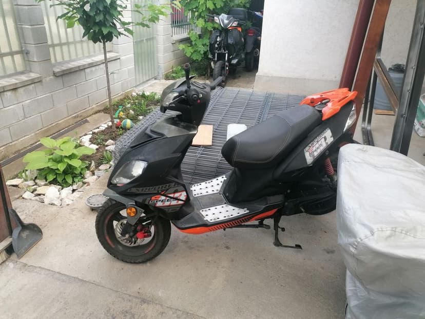 Vând  scuter Explorer, Generic, 49cc detin CI