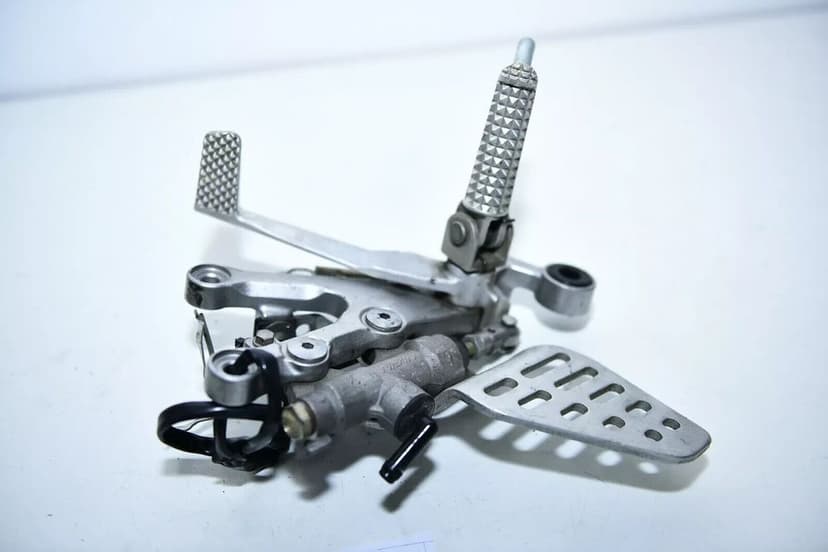 Yamaha YZF R6 2CO 2006-2007 Suport de picior cilindru spate