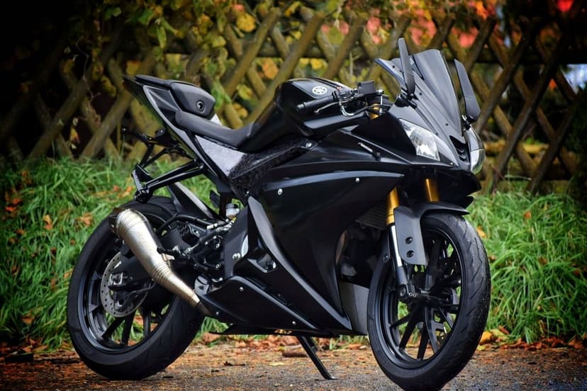 Yamaha yzf 125 2018 cu Abs pot ajuta la transport yzfr125 cbr rc mt du