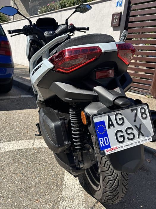 X max 300 tech max + 2025 garantie 2028