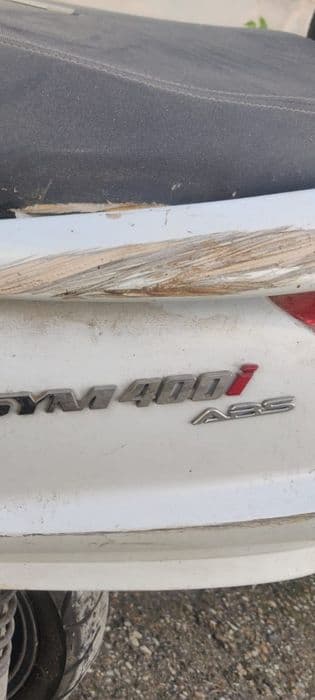 Vând scuter sym  avariat