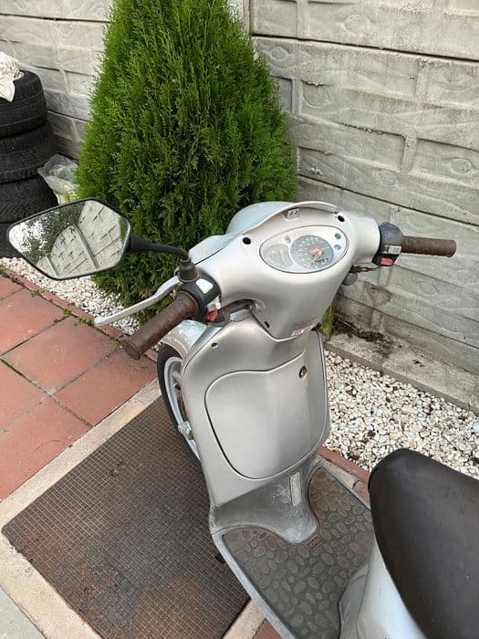 Scuter Aprilia Scarabeo