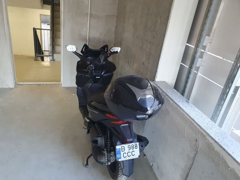 Vand Honda Forza 350