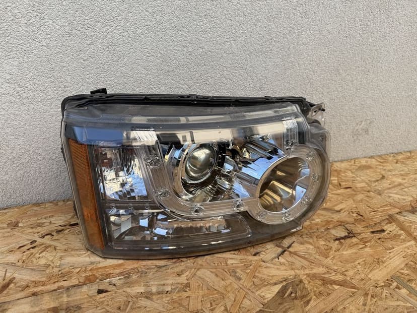 Far dreapta Land Rover Discovery 4 2009-2014 Xenon adaptiv + LED