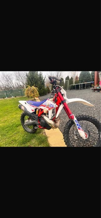 Motivicleta Enduro  BETA 300 cm, RR ,  RACING EDITION  2019