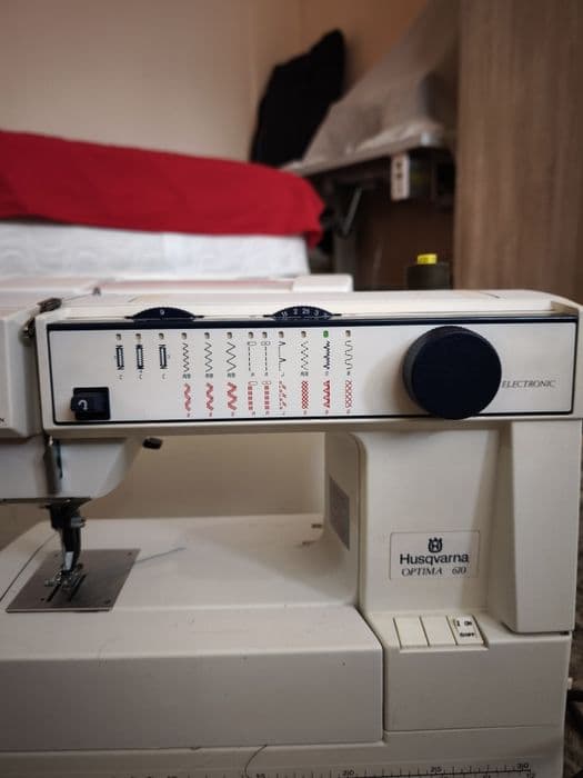 Mașina de cusut Husqvarna