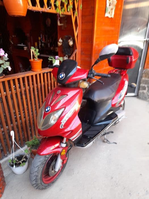 Scuter de vânzare fără nici un defect fără zgârietură pornire la buton