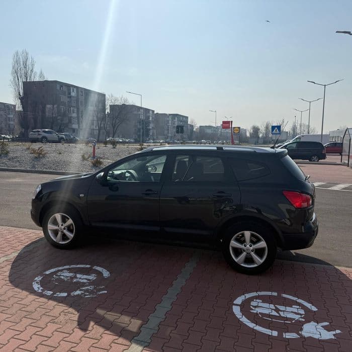 Vand Nissan Qashqai +2