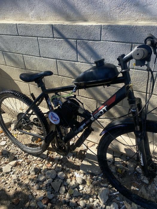 Vând bicicleta motor 80cc motor nou +carburator tuning