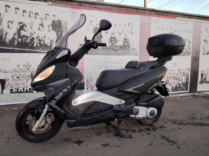 Malaguti Madison Black Rider