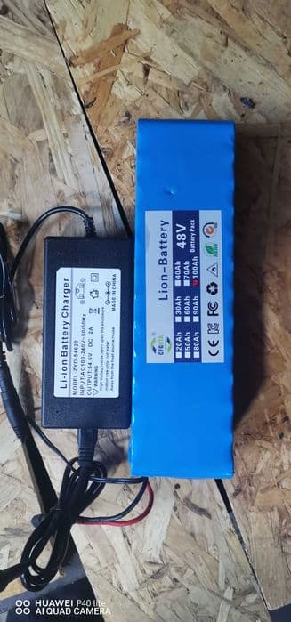 Acumulator 48v cu încărcător