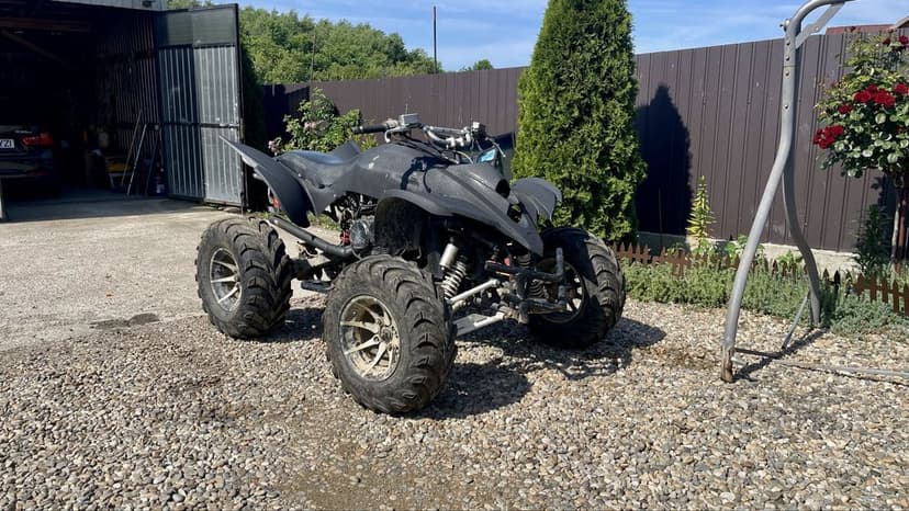 Quad cu motor vfr750