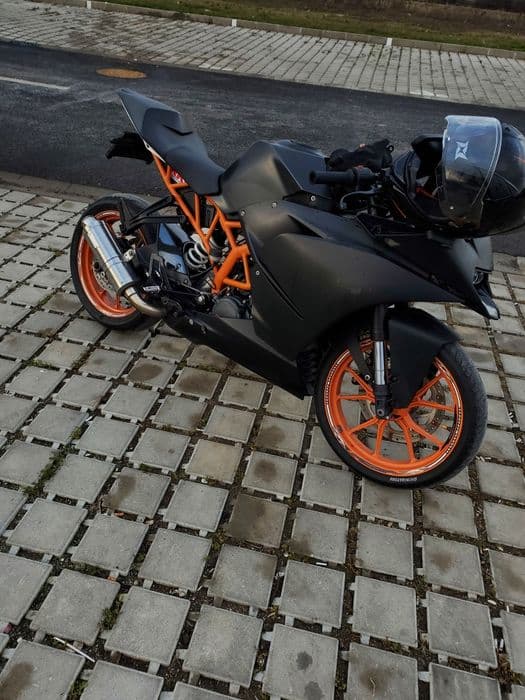 Vând ktm rc 125 15 cp 2016