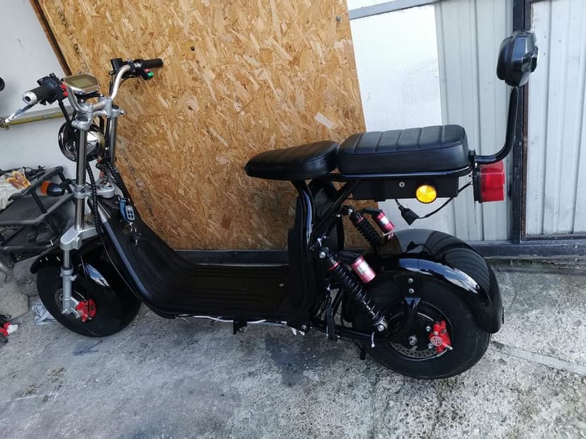 Scuter electric cu acte