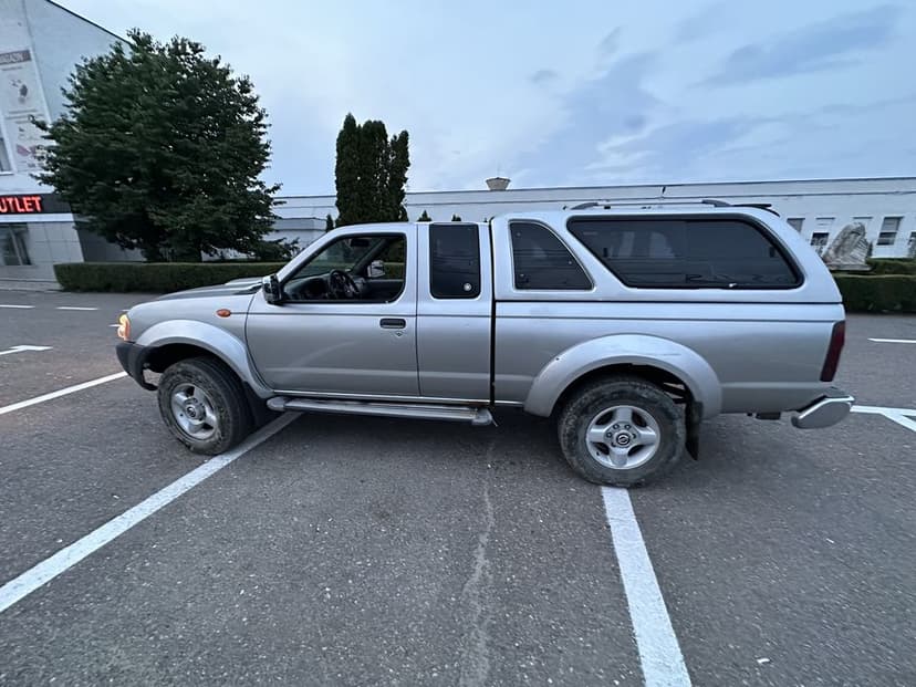 Nissan Navara D22