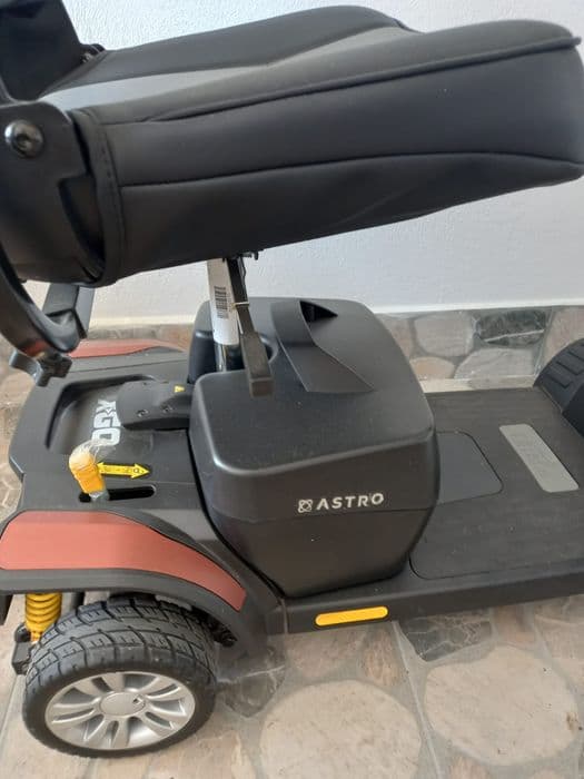 Scuter pe 4 roti pentru adulți