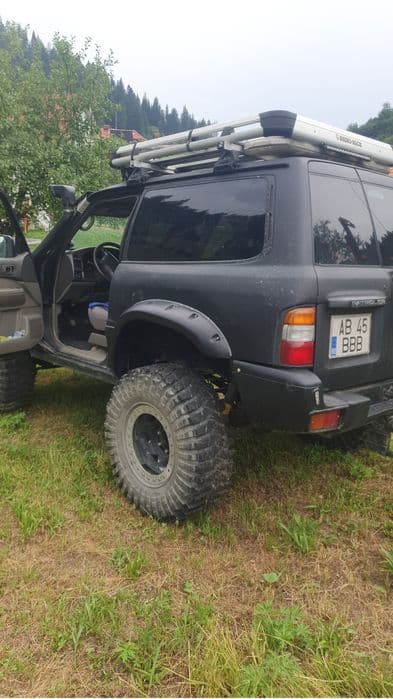 Vând Nissan Patrol y61 cauciucuri omologate 37