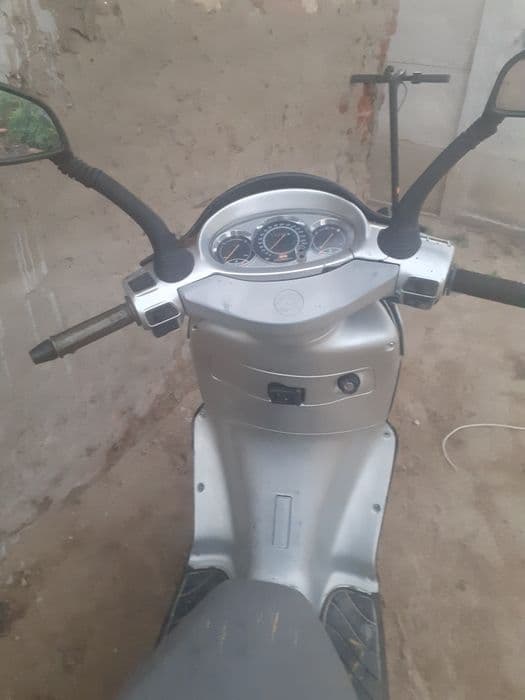 Vand schimb scuter aprilia leonardo