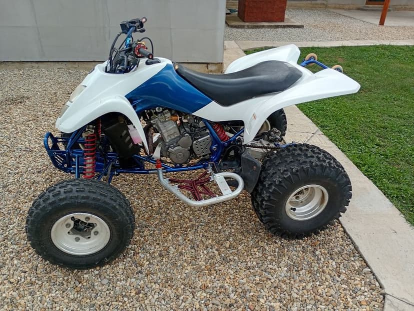 Suzuki Ltz 400 quad