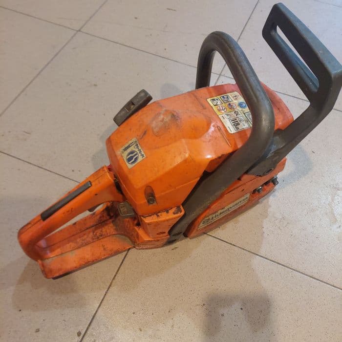 Vând drujba Husqvarna 137