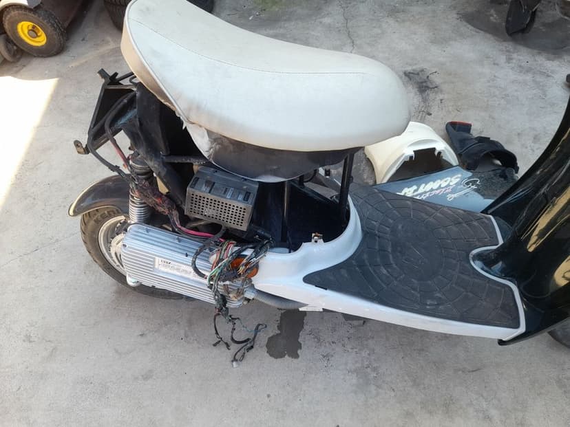 Scuter electric pentru piese