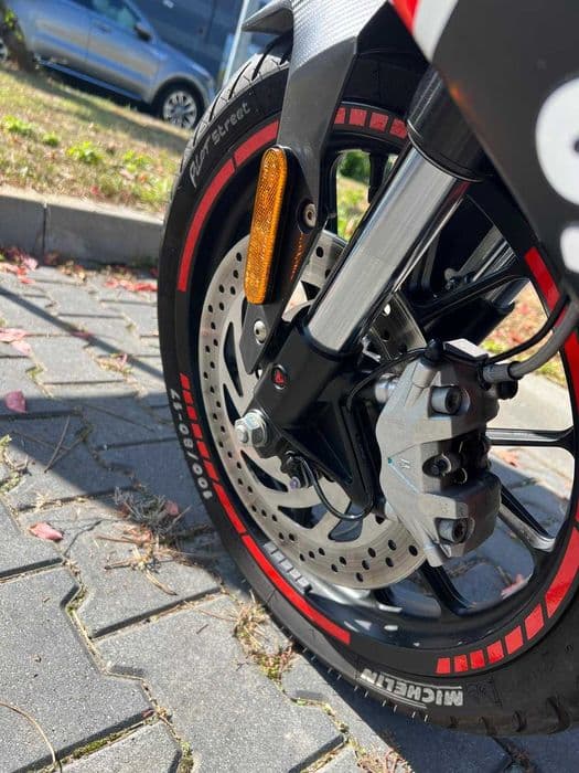 Motocicleta Aprilia 125rs