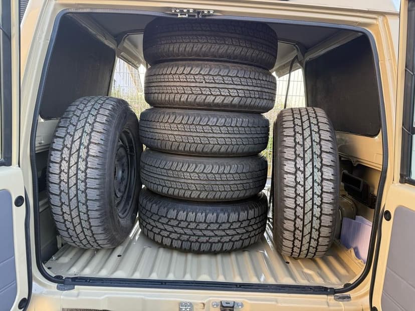 Bara Spate. Oblon. Stopuri Toyota Hilux  Original